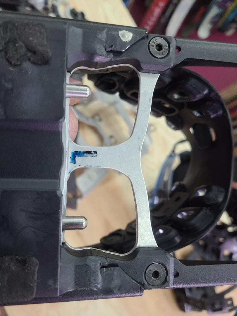 L KARAKORAM NOMAD 2023 + CRAMPONS - メルカリ