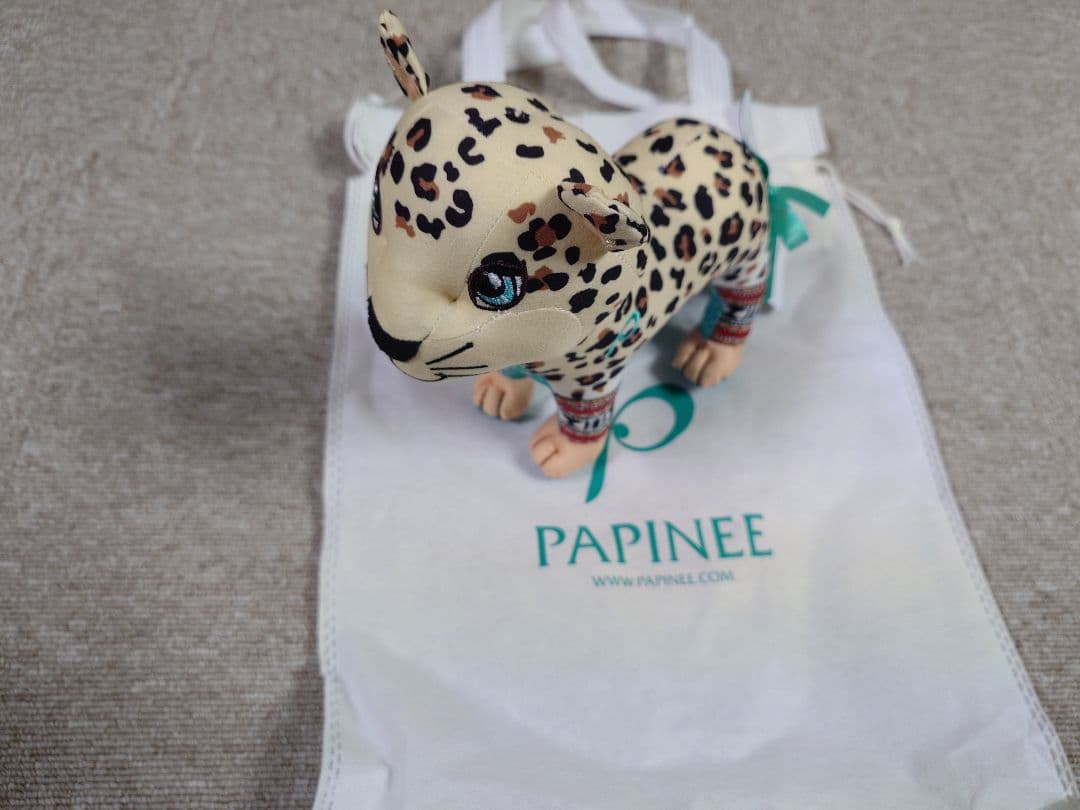 完売品　サウジアラビア館　万博　PAPINEE ヒョウ ニムル　ぬいぐるみ