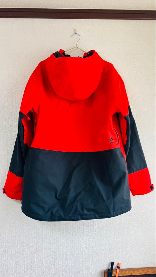 BONFIRE スノーボードジャケット 赤 防水素材 フード付き