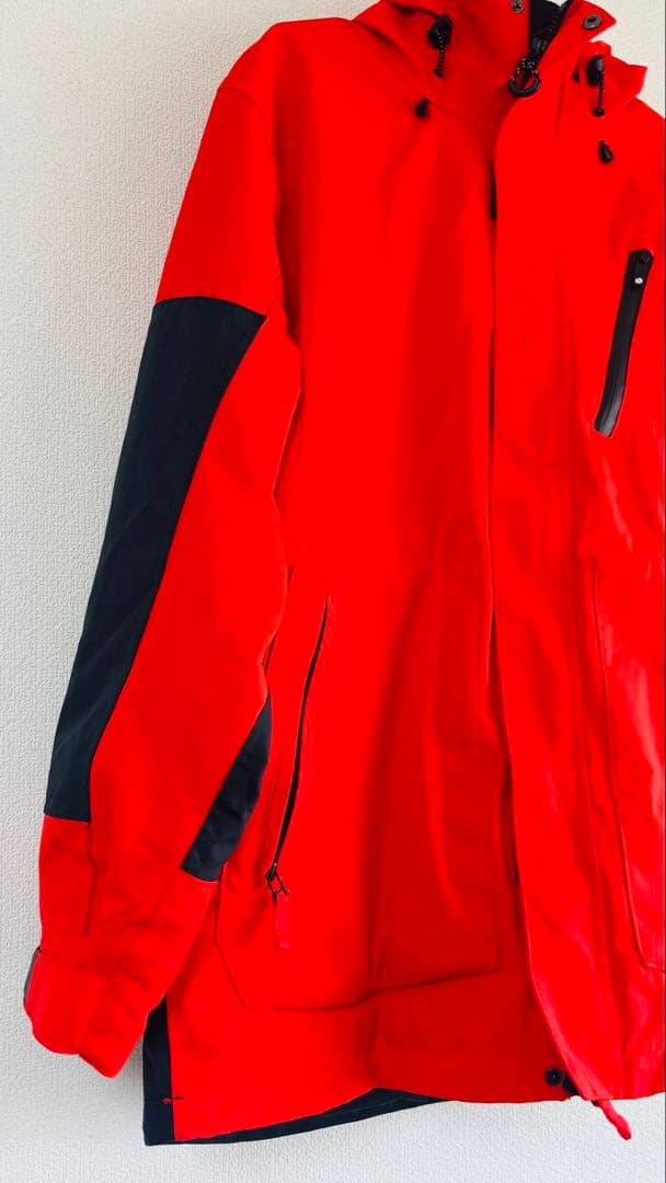 BONFIRE スノーボードジャケット 赤 防水素材 フード付き