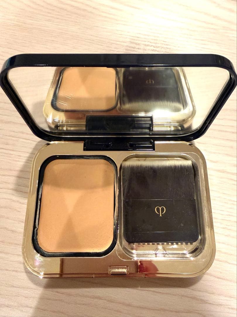 クレ・ド・ポー ボーテ タンプードルエクラⅡ オークル10 - メルカリ