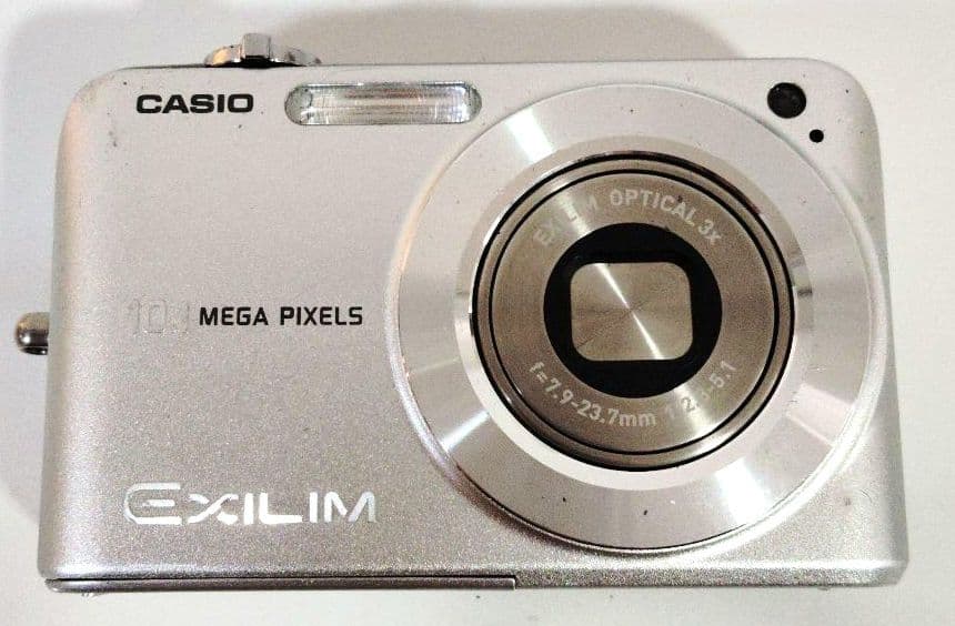 CASIO EXILIM 10.1メガピクセル コンパクトデジタルカメラ - メルカリ