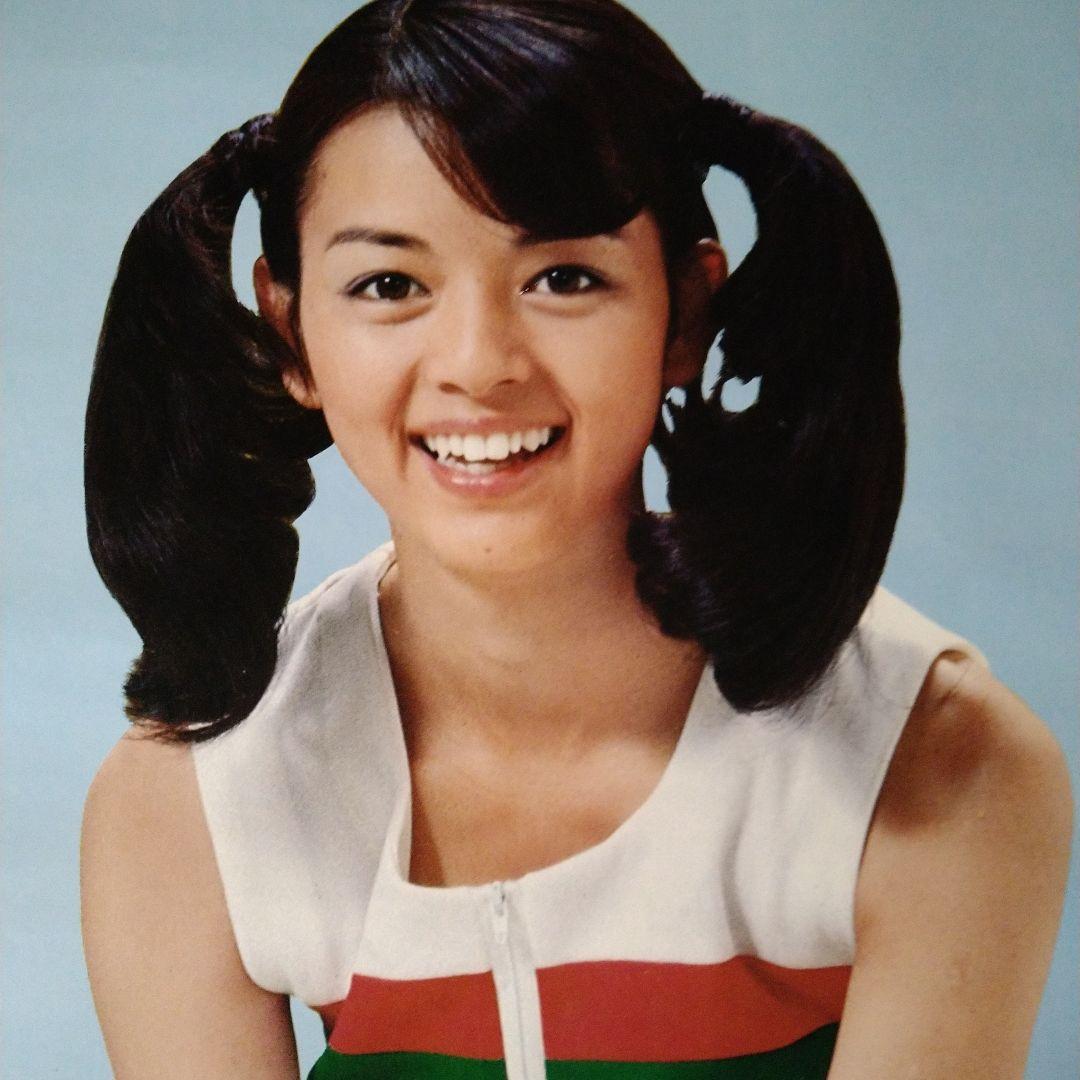 岡田奈々　フジカラーのポスター