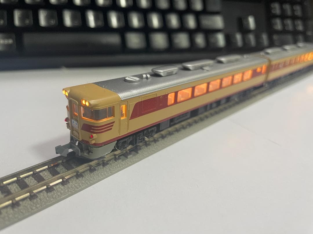 KATO 10-131 キハ82系6両 + キハ82 1両