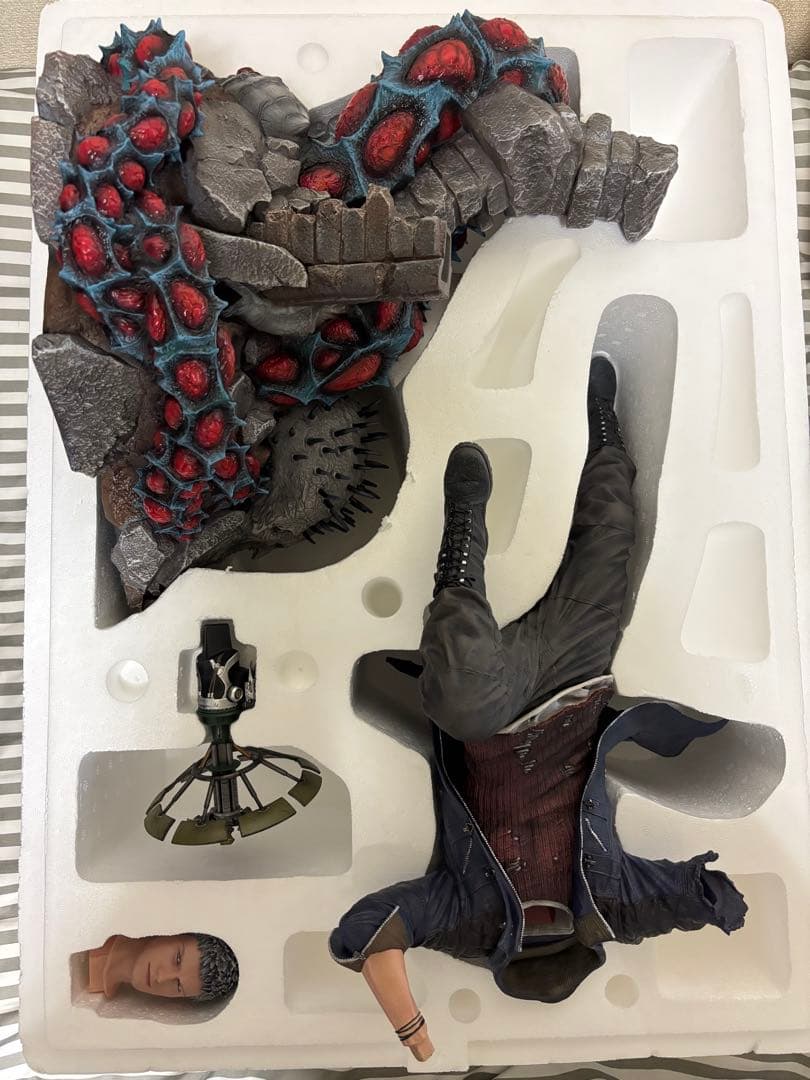 ら*ん様 プライム1スタジオ デビルメイクライ５ネロDX版スタチュー