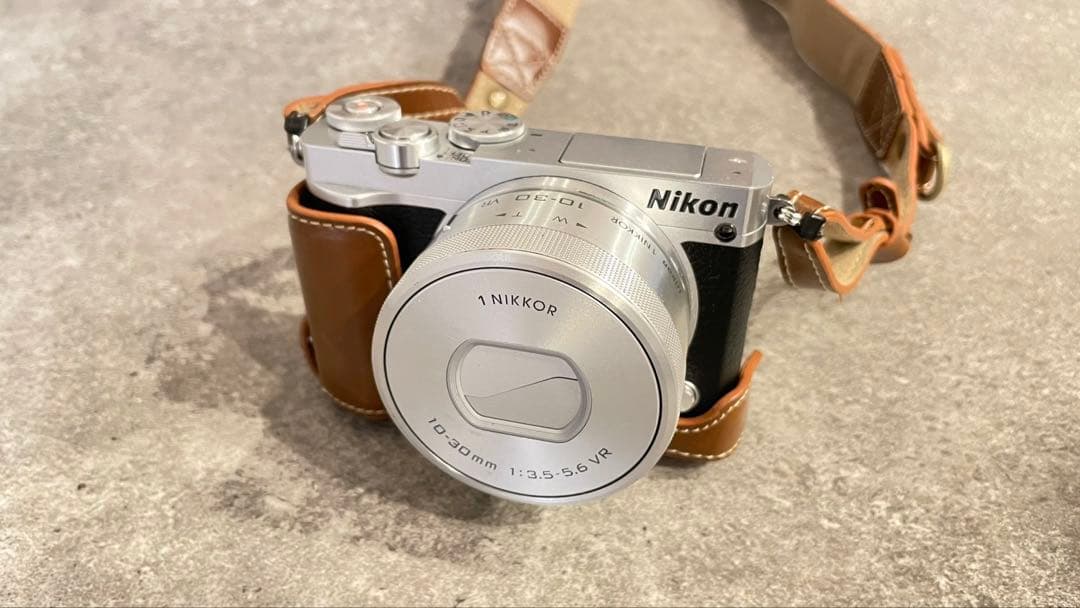 ニコン NIKON 1 J5 ダブルレンズキット+望遠ズーム+レザージャケット