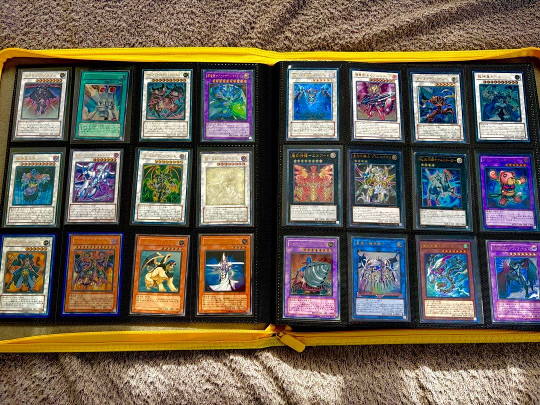 遊戯王　引退品　レリーフなど　435枚