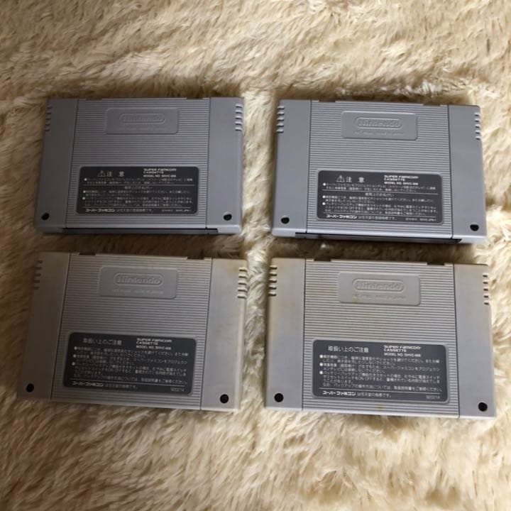 Nintendoスーパーファミコン本体+本体ソフト《セット》