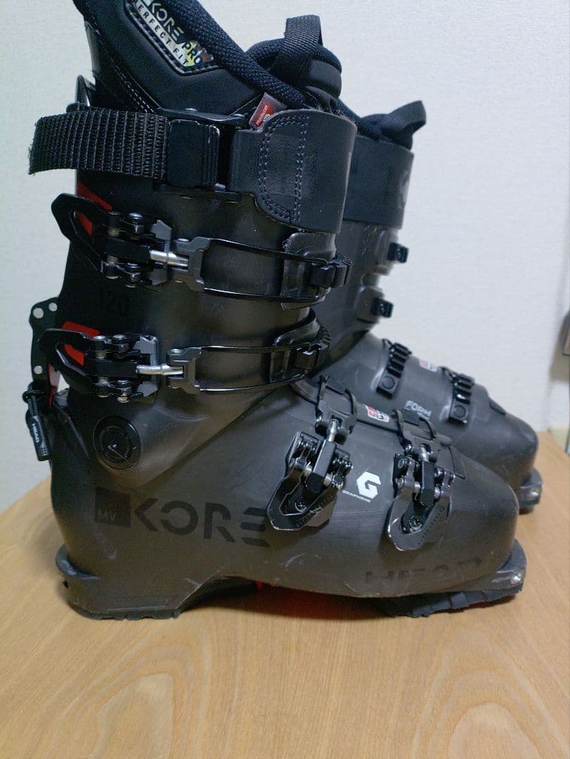 【送料無料】KORE スキー ブーツ 120 25.5cm