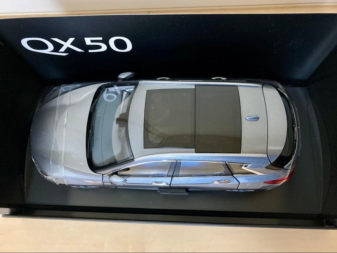 1:18 インフィニティ INFINITY QX50 シルバー　日本非売品