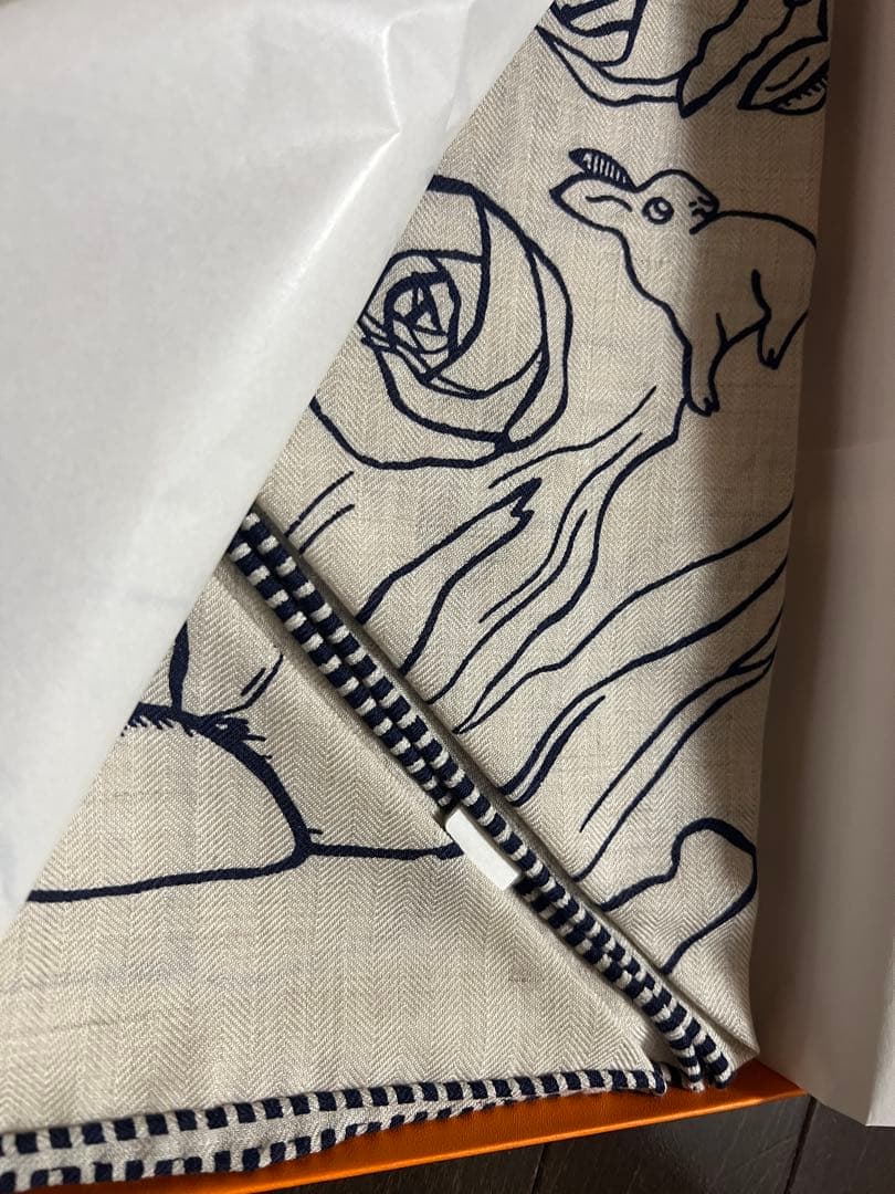 最終値下げ！新品未使用　トライアングル ジェアン 《千と一のウサギ》2025