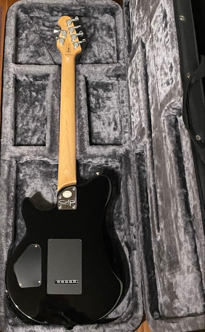 OLPエレキギター　ミュージックマンモデル