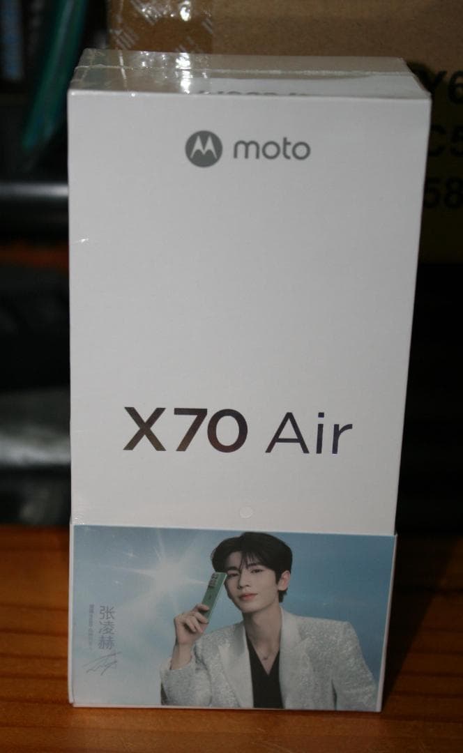 Motorola Moto X70 Air 159g　5.99mm　CN 新品