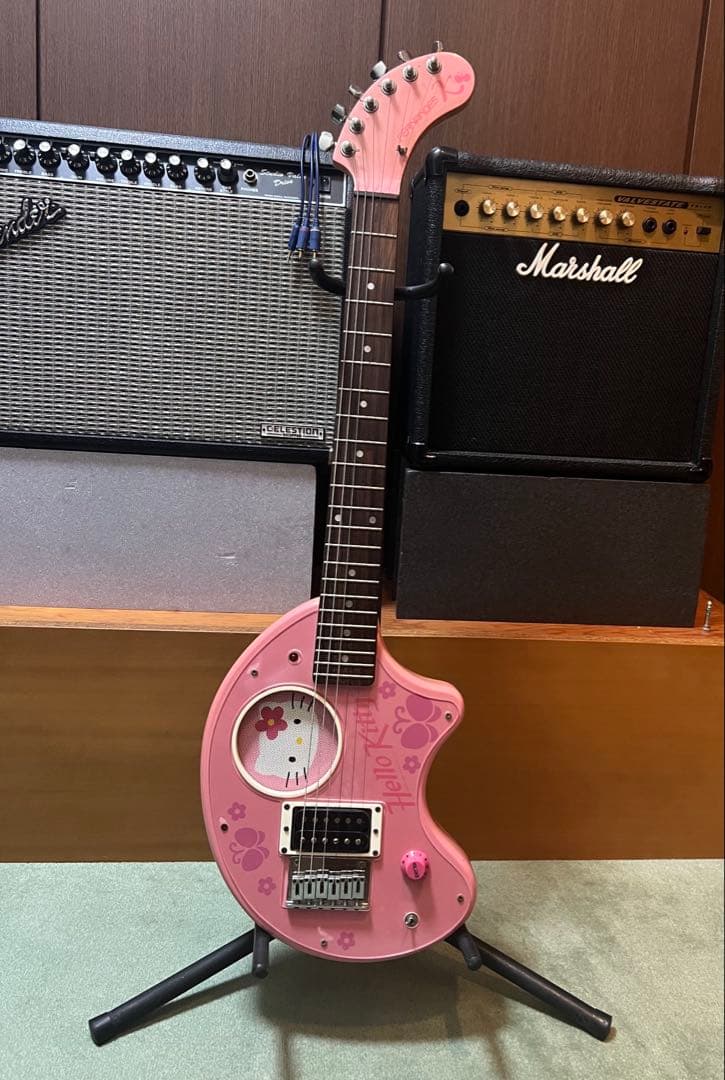 Fernandes ZO-3HK サンリオコラボモデル キティ