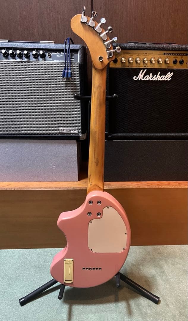 Fernandes ZO-3HK サンリオコラボモデル キティ