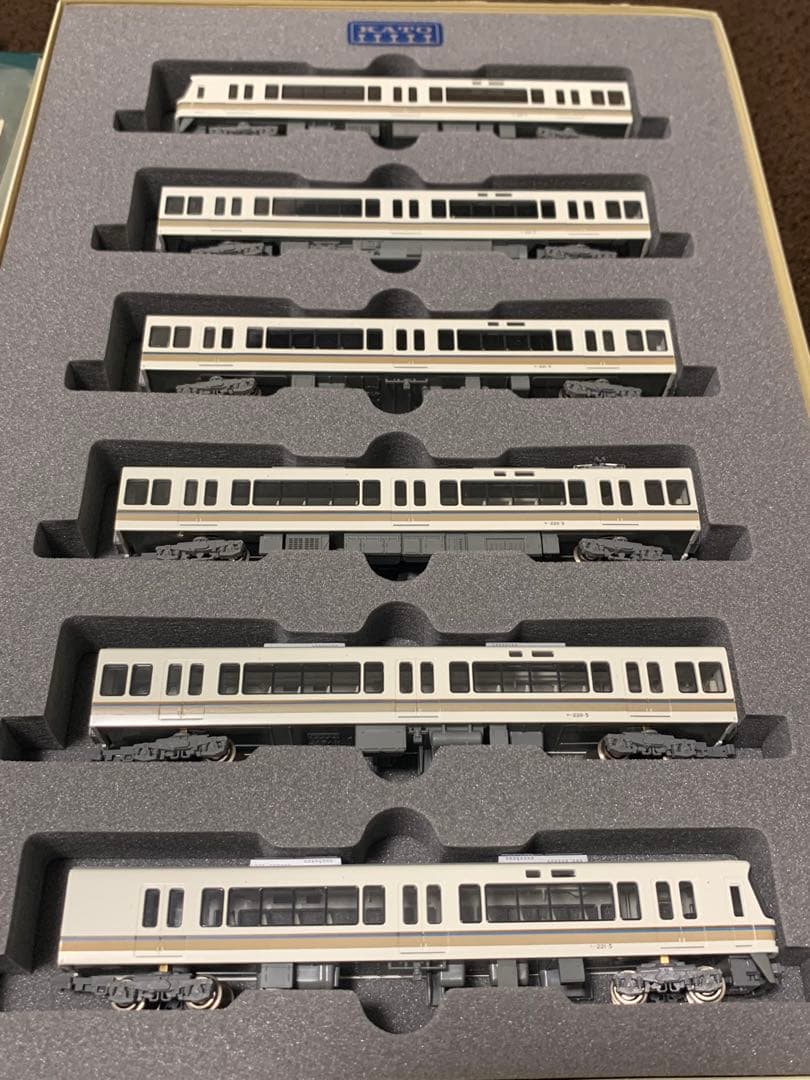 10-170 KATO 221系電車 6両セット