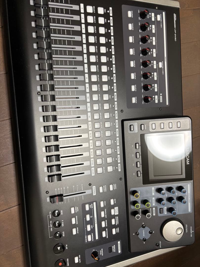 配信機器・PA機器・レコーディング機器 TASCAM DP-24SD DP-24SD | 24トラック SD/SDHC MTR | TASCAM (日本)