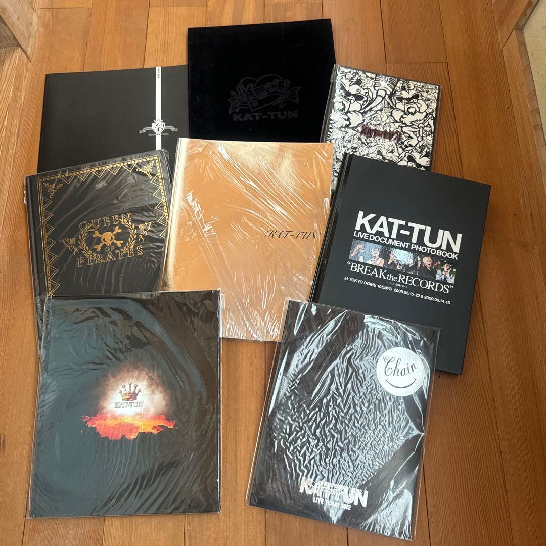 KAT-TUN ツアーパンフレット KAT-TUN LIVE TOUR 2023 Fantasia パンフレット公式 - メルカリ