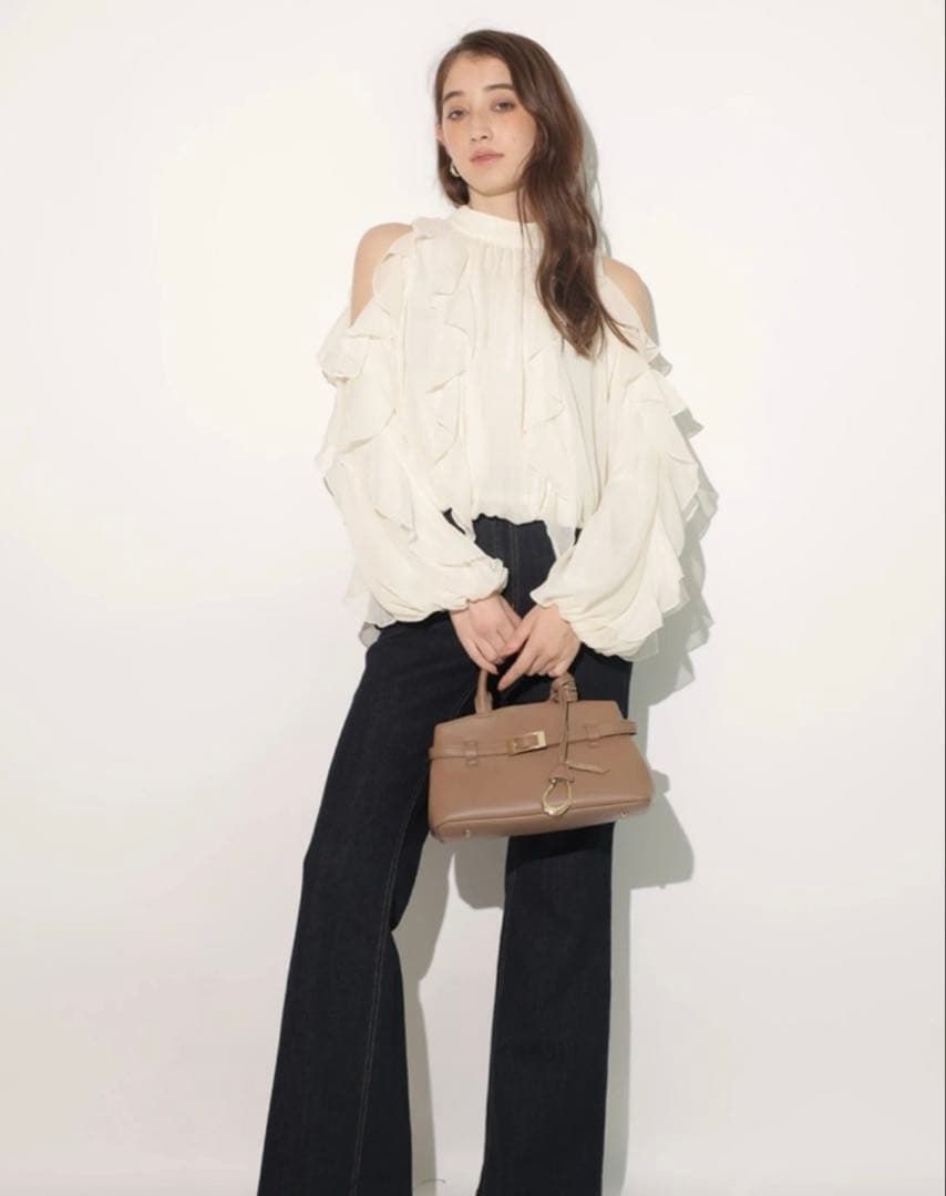 完売品最終値下げ】Rirandtureオフショルダーフリルブラウス - メルカリ