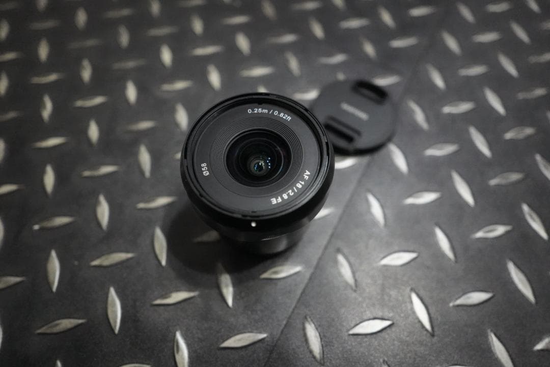 サムヤン AF 18mm F2.8 レンズ 18mm F2.8 AF Compact Full Frame Super Wide Angle with Lens Station