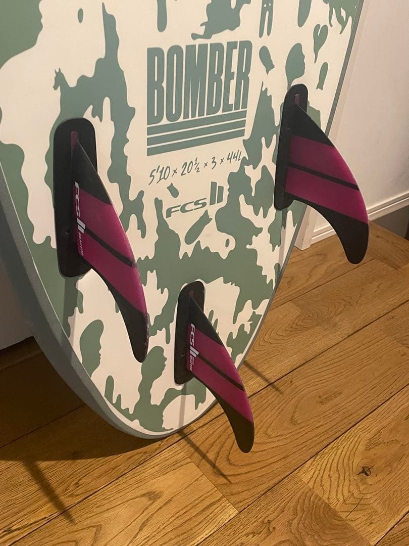 たまちゃん様専用☆SOFTECH ソフテック サーフボード BOMBERの通販はau