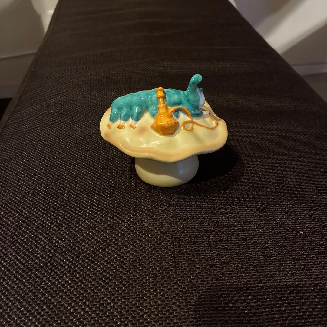 不思議の国のアリス　芋虫　陶器小物入れ