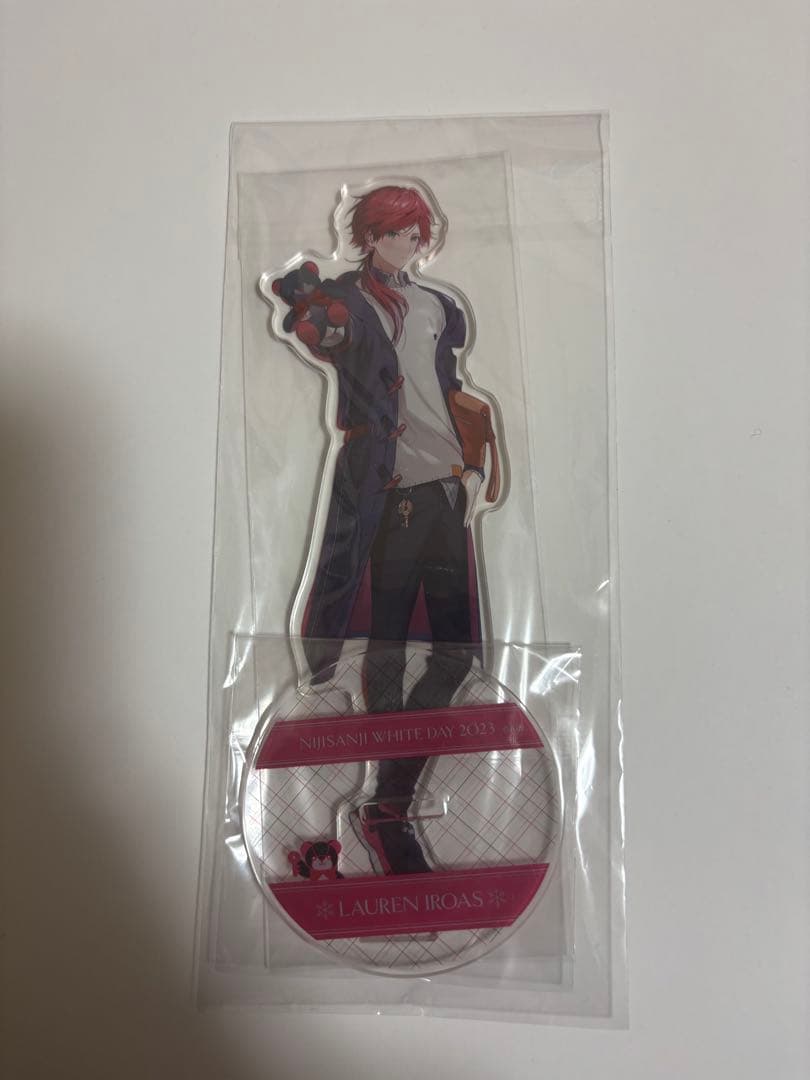 ローレン・イロアス ホワイトデー ハート型缶バッジ アクリルスタンド