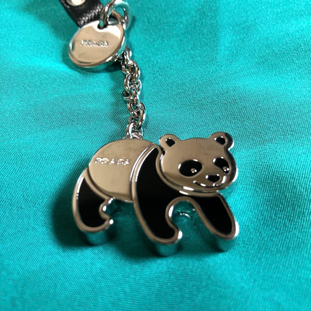 新品！PRADA プラダ panda パンダキーホルダー バッグチャーム - メルカリ