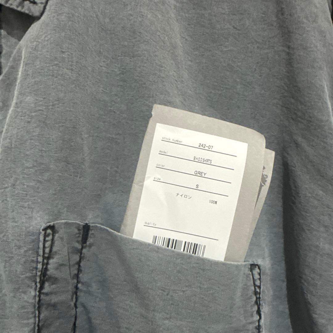 新品 BROCHURE シャツ B.H.O.D.SHIRTS グレー S