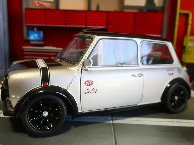 1/18 ソリド ミニクーパー 1.3i ローダウンカスタム VAN JAC