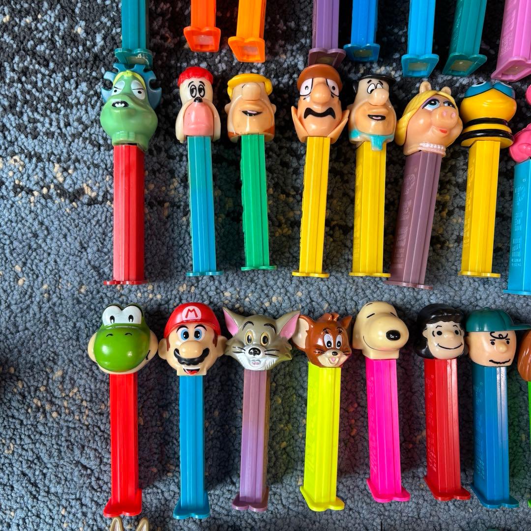 大量まとめ売り　ペッツ　PEZ ディスペンサー　82本