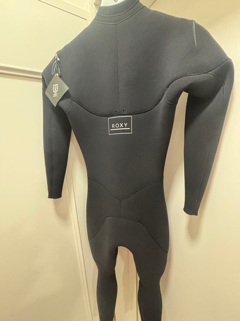 セール中新品未使用 ML ROXY フルスーツ 2/3 Hybrid U-Zip - メルカリ