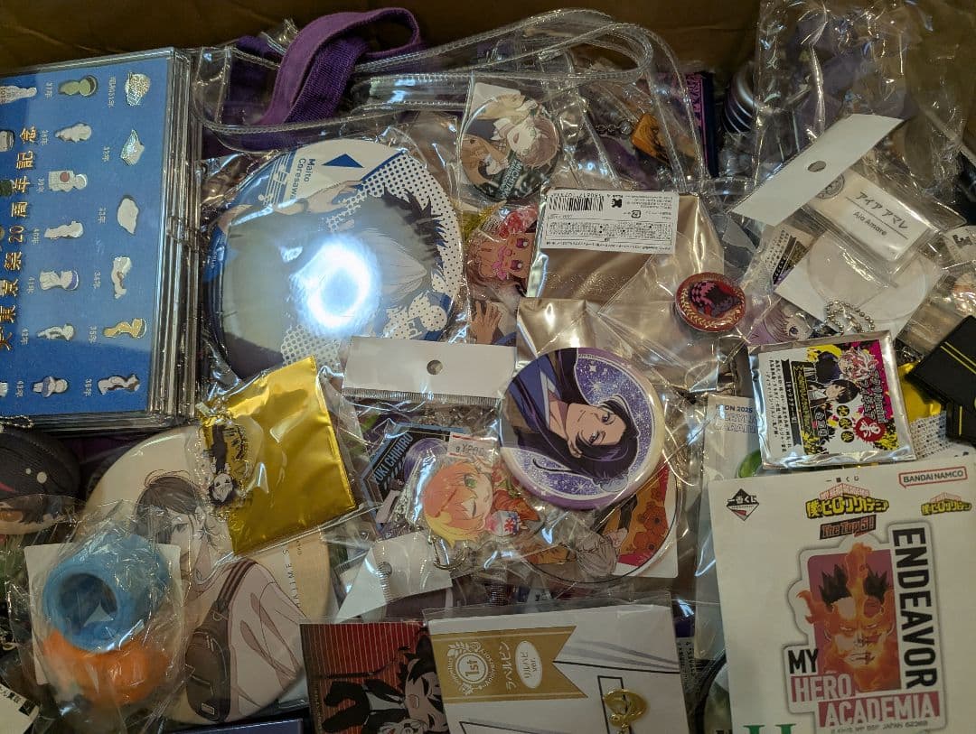 ８００点以上　ノンジャンル　大量　缶バッジ　アクスタ　まとめ売り　紙類なし