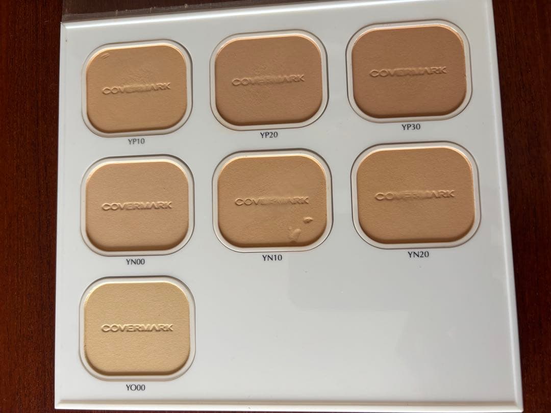 PRADA ブルー 限定パッケージ クッションファンデーション LC5 新品