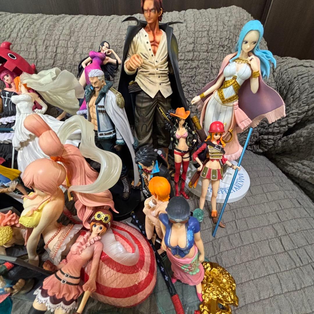 《大幅値下げ》ワンピース　フィギュア　箱無し　50体以上まとめ売り　売切希望