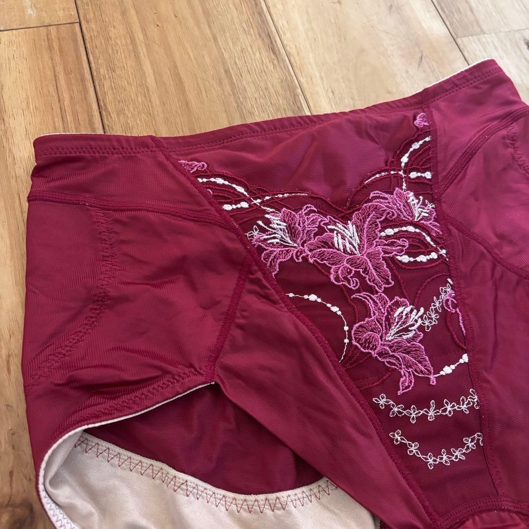 マルコ イットタイトカム ショートガードル L レッド - メルカリ