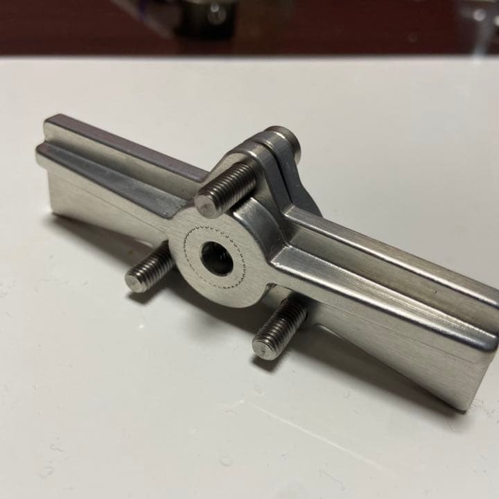 801製作所 ピストリアブレーキ台座 特注プレート MKS チェーン引き