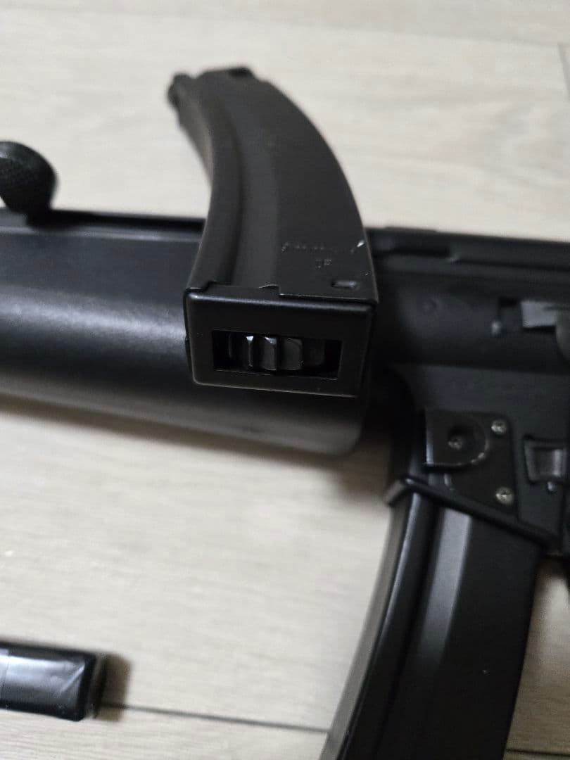 ひ*貨様 MP5 電動ガン ドラムマガジン付き
