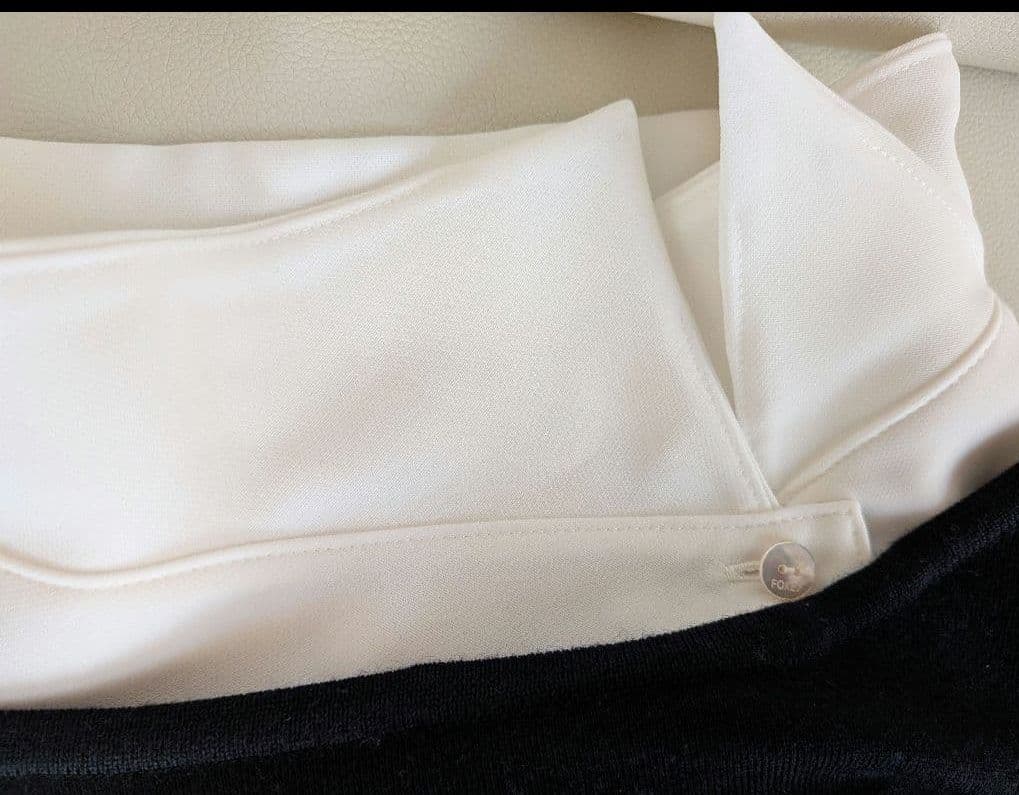 ☆お値下げ☆新品未使用タグ付【Foxey】フォクシーカシミアシルク白襟