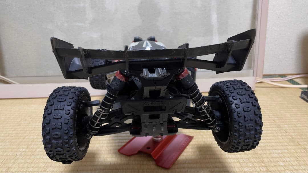 arrma 1/8 タイフーン ブラシレスバギー フルセット