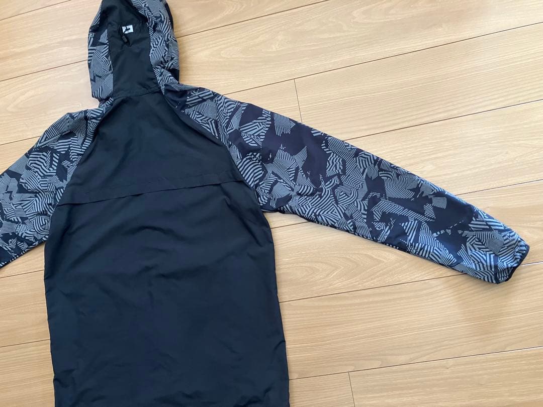 NIKE ナイキ エッセンシャル フラッシュ フーディ リフレクティブ