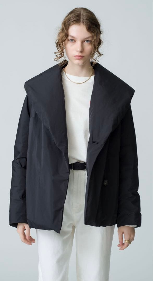 エブール ebure 23AW フォルムダウン コート - メルカリ