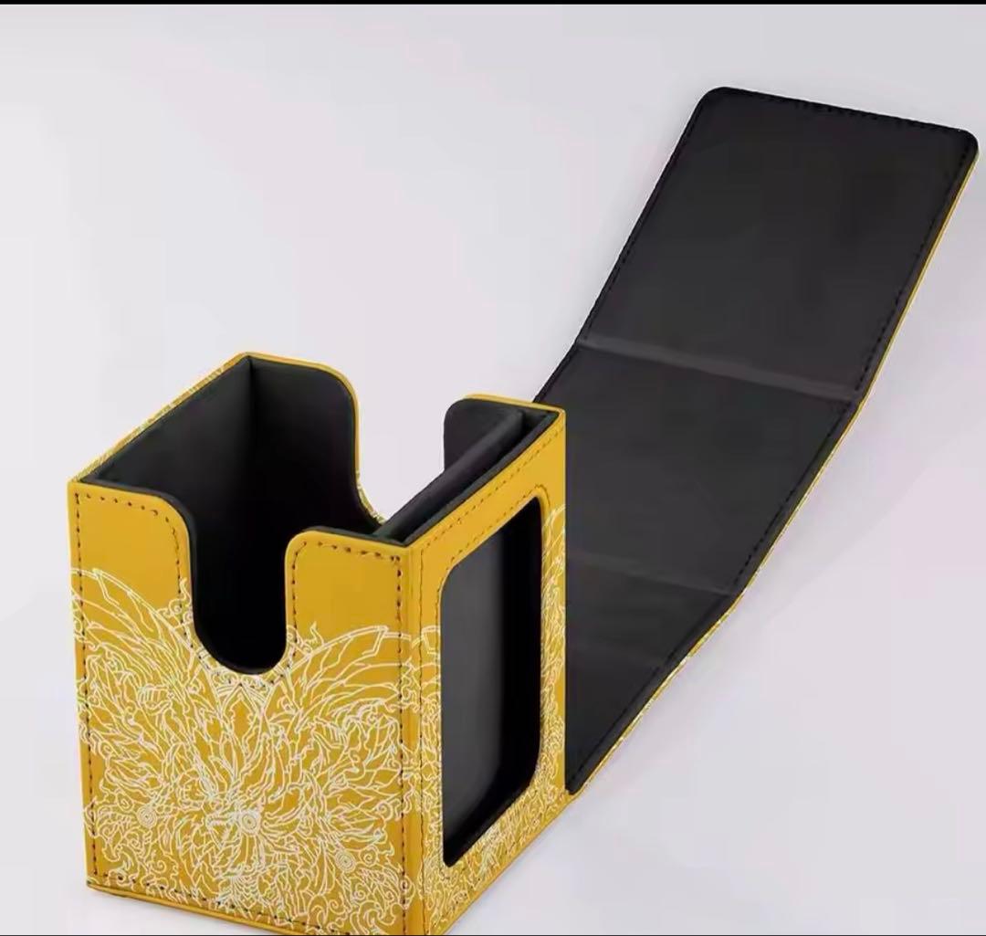 遊戯王　ディスプレイ付き　デッキケース　ラーの翼神龍　オシリス　オベリスク　神