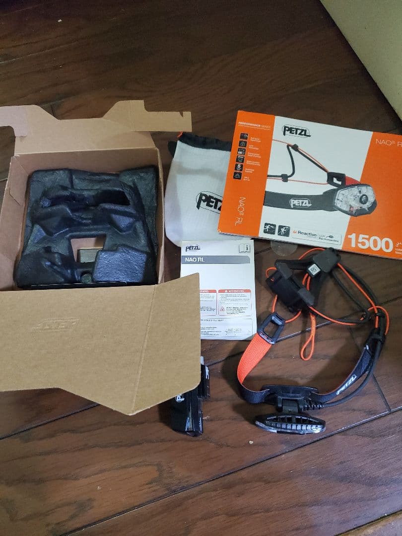 Petzl NAO RLヘッドランプ 1500ルーメン - メルカリ