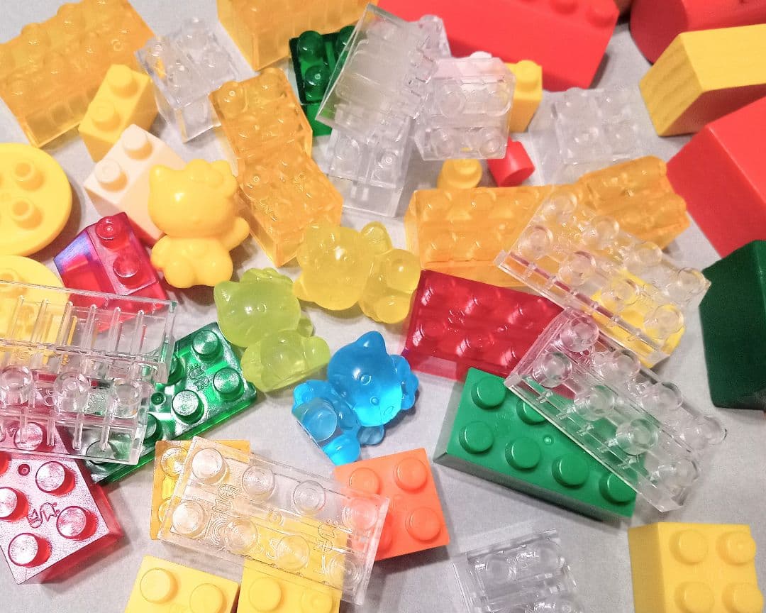 SANRIOキティちゃんフィギュア／ポップコーンのおまけ？