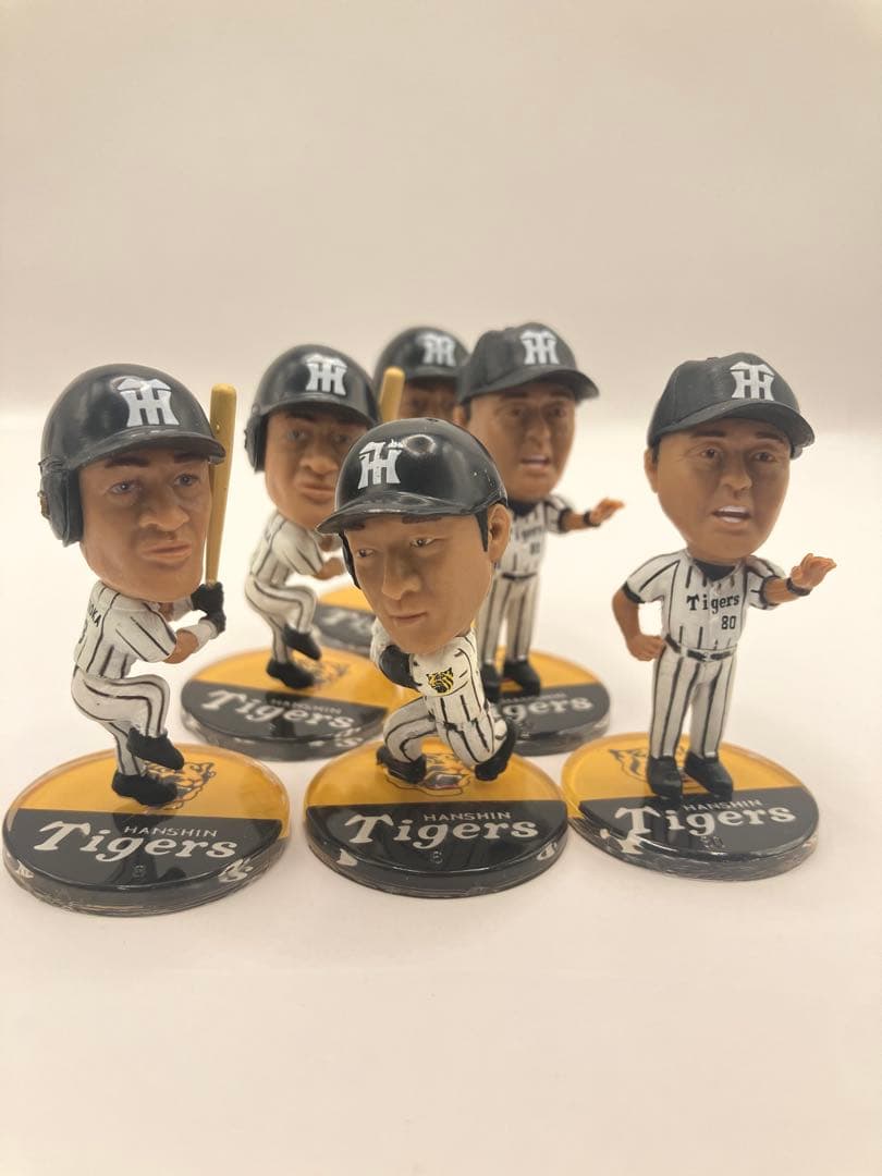 コレクター必見！阪神タイガース Tigers フィギュア 藤川球児 岡田監督