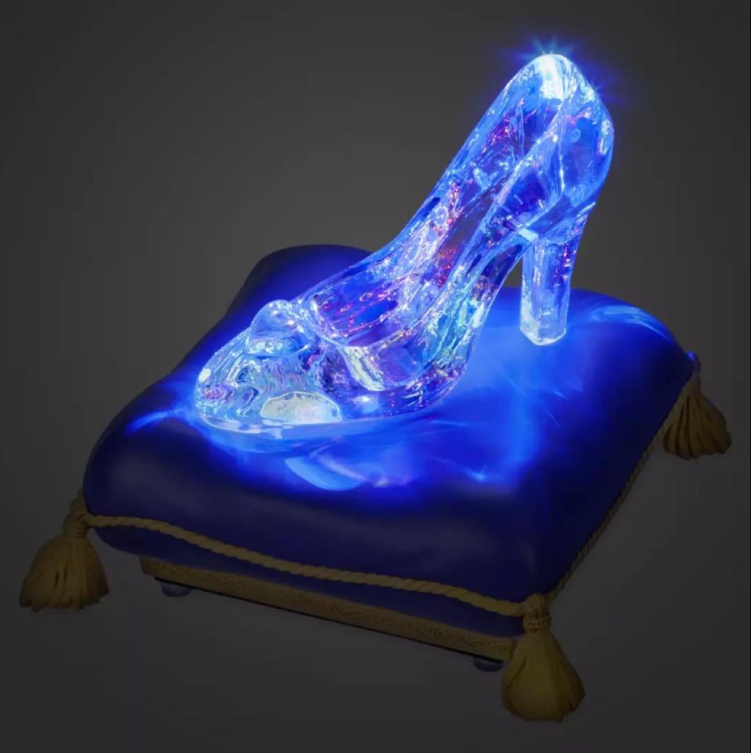 ディズニーストア シンデレラ 75周年 ライトアップ フィギュア ガラス