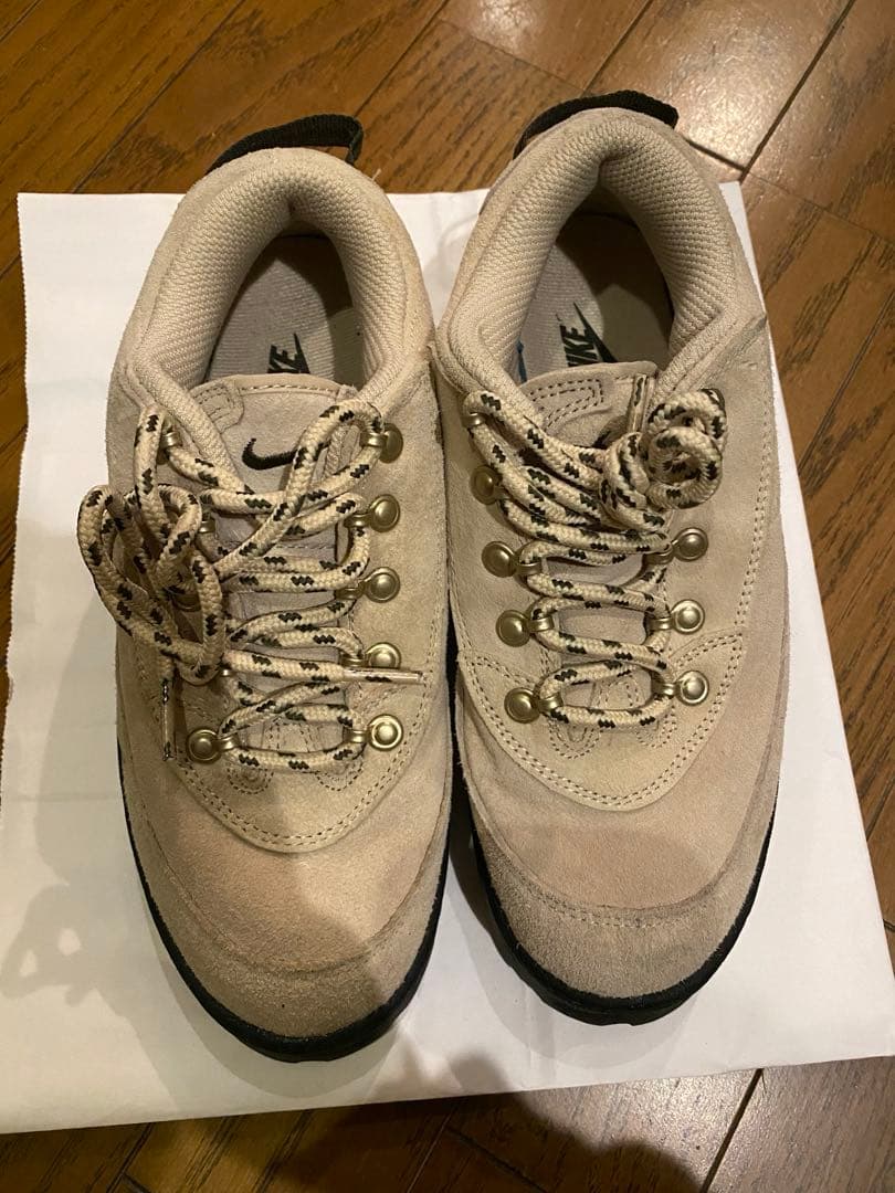 Nike ヴィメンズ　ラハールLOW 24.0cm