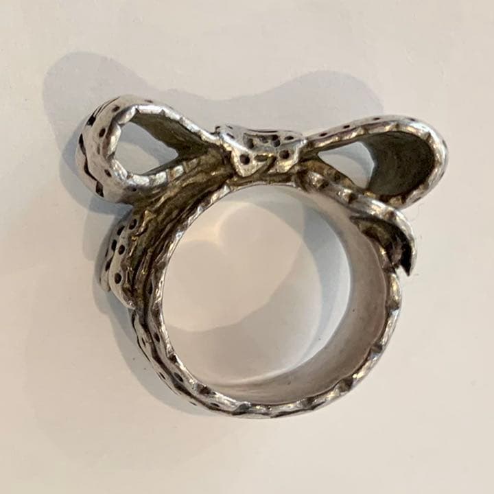 ヴィヴィアン・ウエストウッド リボンリング 10号 - メルカリ