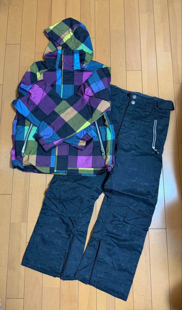 STORM SHED スキーウェアセット 140cm 楽天市場】【在庫売り尽くし!】 スキーウェア 上下セット キッズ